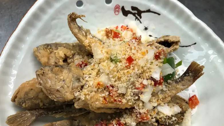 95. Fried Yellow Croaker with Spiced Salt 椒鹽小黃魚
